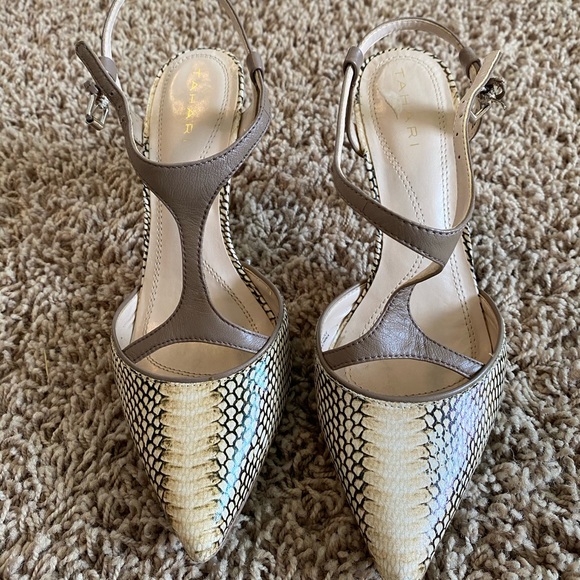 Tahari snake skin T-straps - Picture 1 of 6
